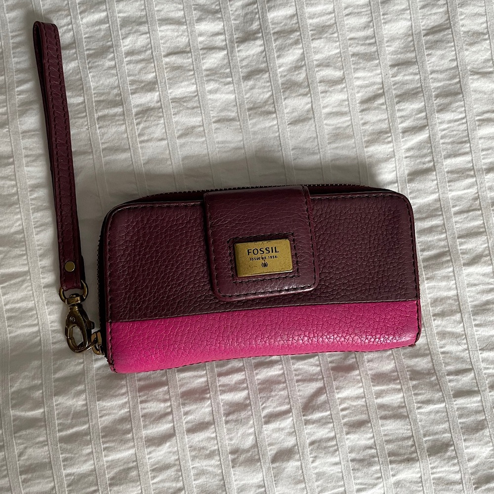 Fossil wristlet wallet pink and burgundy